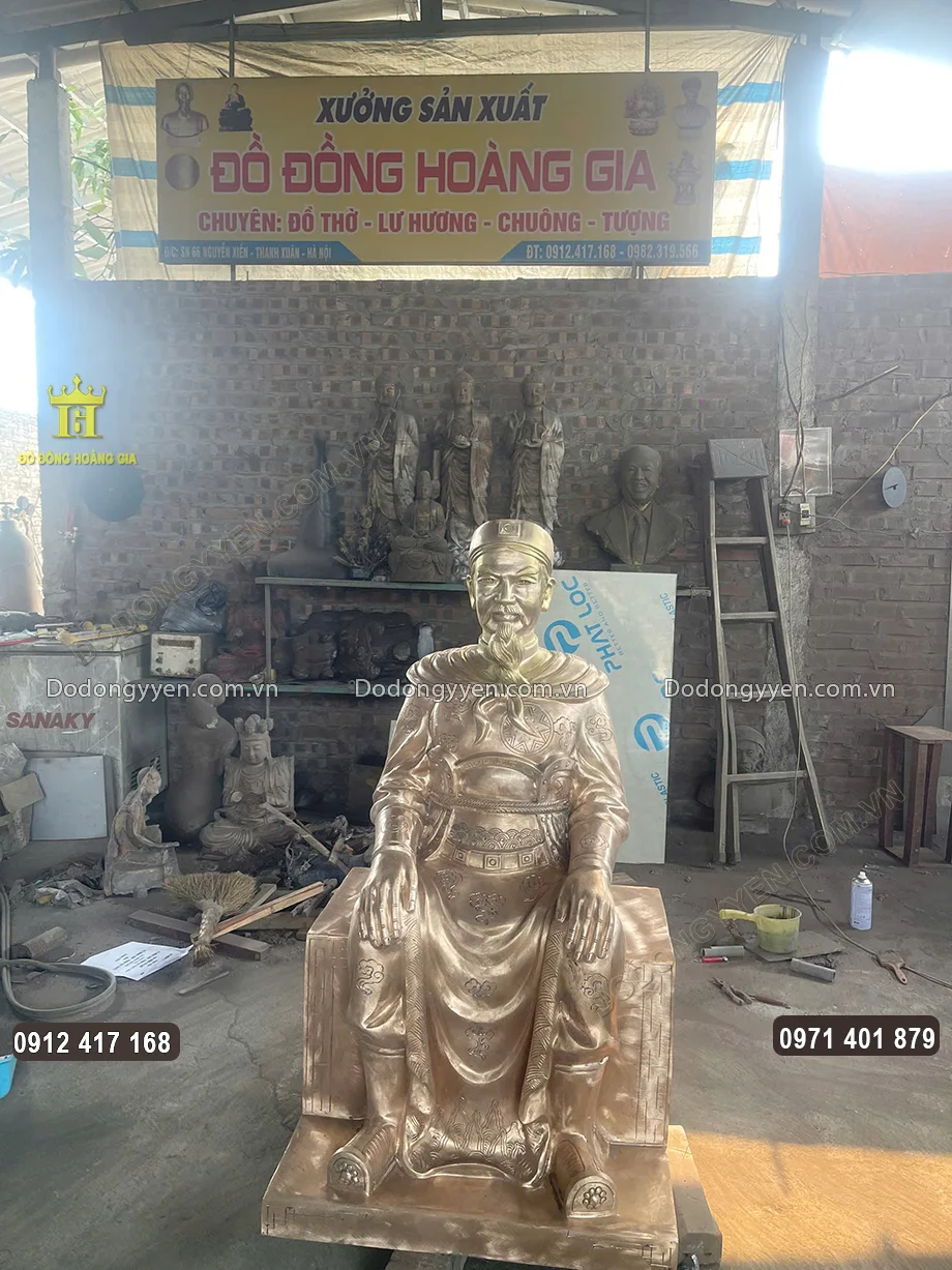 Tượng đồng Lịch Lộ Đại Vương